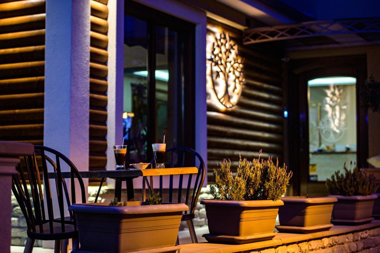 Albero Hotel Perama  Екстериор снимка