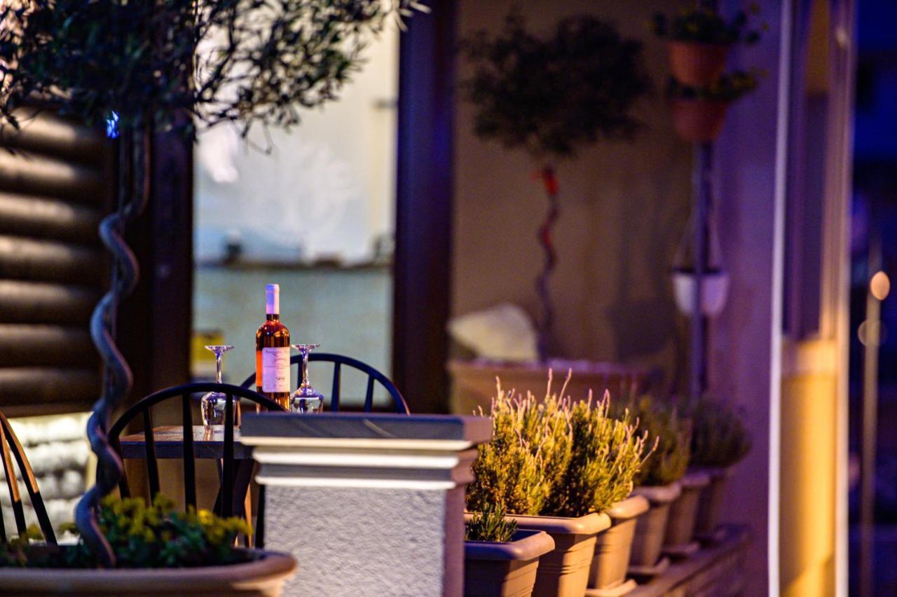 Albero Hotel Perama  Екстериор снимка
