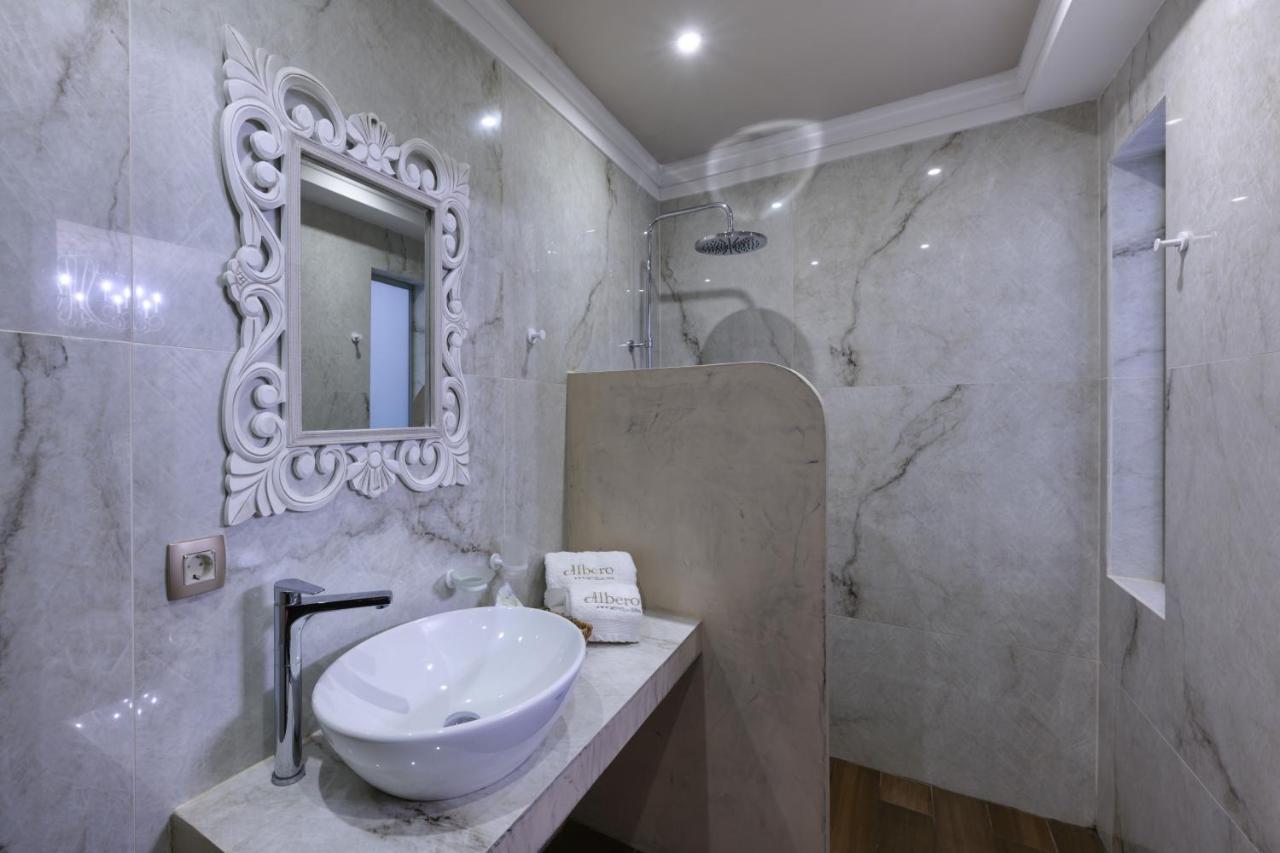 Albero Hotel Perama  Екстериор снимка
